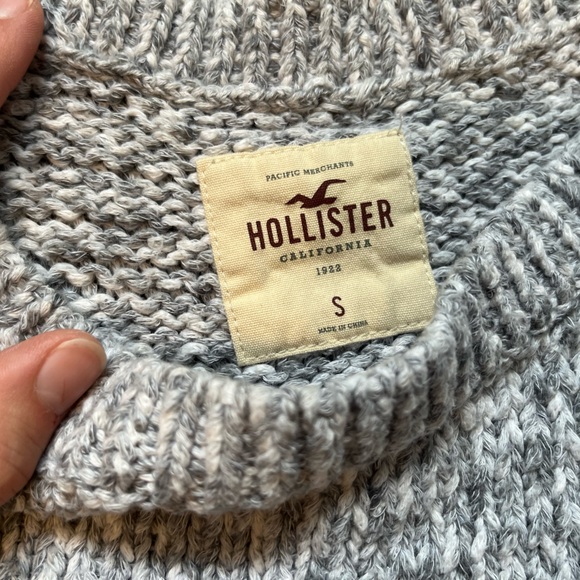 Gray Knit Cropped Sweater - Picture 3 of 4